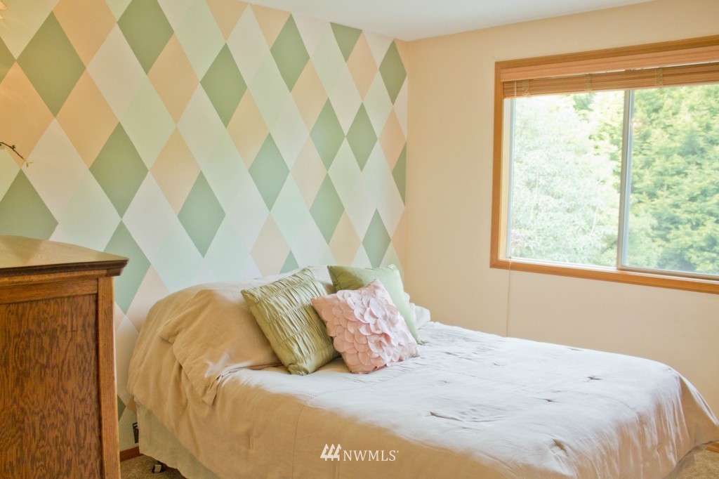 9006 Northeast 151st Place Bothell, WA 98011 - Photo 15 of 21 Gallery Image 15