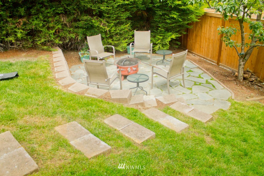 9006 Northeast 151st Place Bothell, WA 98011 - Photo 20 of 21 Gallery Image 20