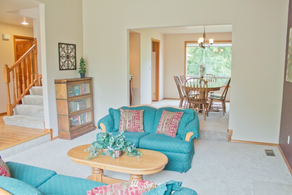 9006 Northeast 151st Place Bothell, WA 98011 - Photo 5 of 21 Gallery Image 5
