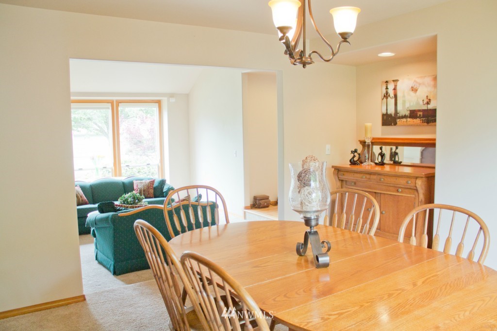 9006 Northeast 151st Place Bothell, WA 98011 - Photo 6 of 21 Gallery Image 6