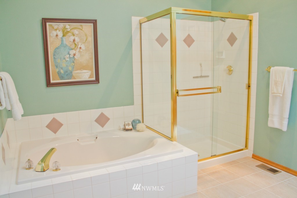 9006 Northeast 151st Place Bothell, WA 98011 - Photo 9 of 21 Gallery Image 9
