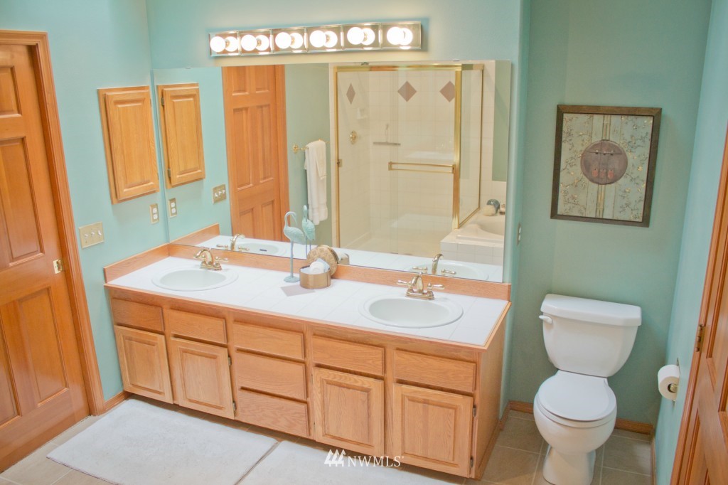 9006 Northeast 151st Place Bothell, WA 98011 - Photo 10 of 21 Gallery Image 10