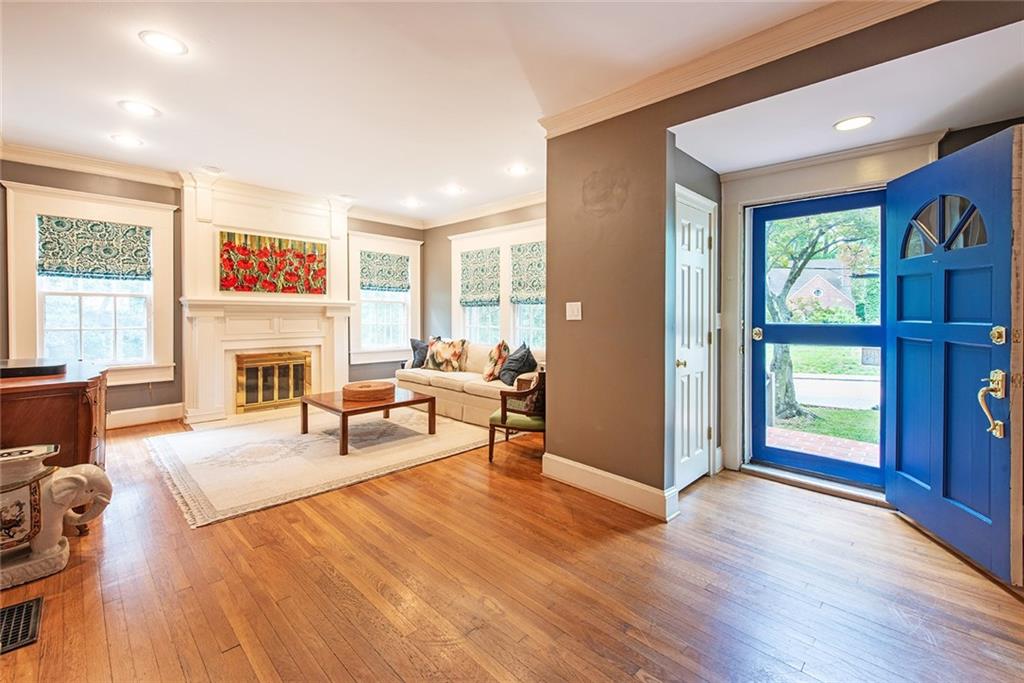 573 Collier Road Northwest Atlanta, GA 30318 - Photo 4 of 58