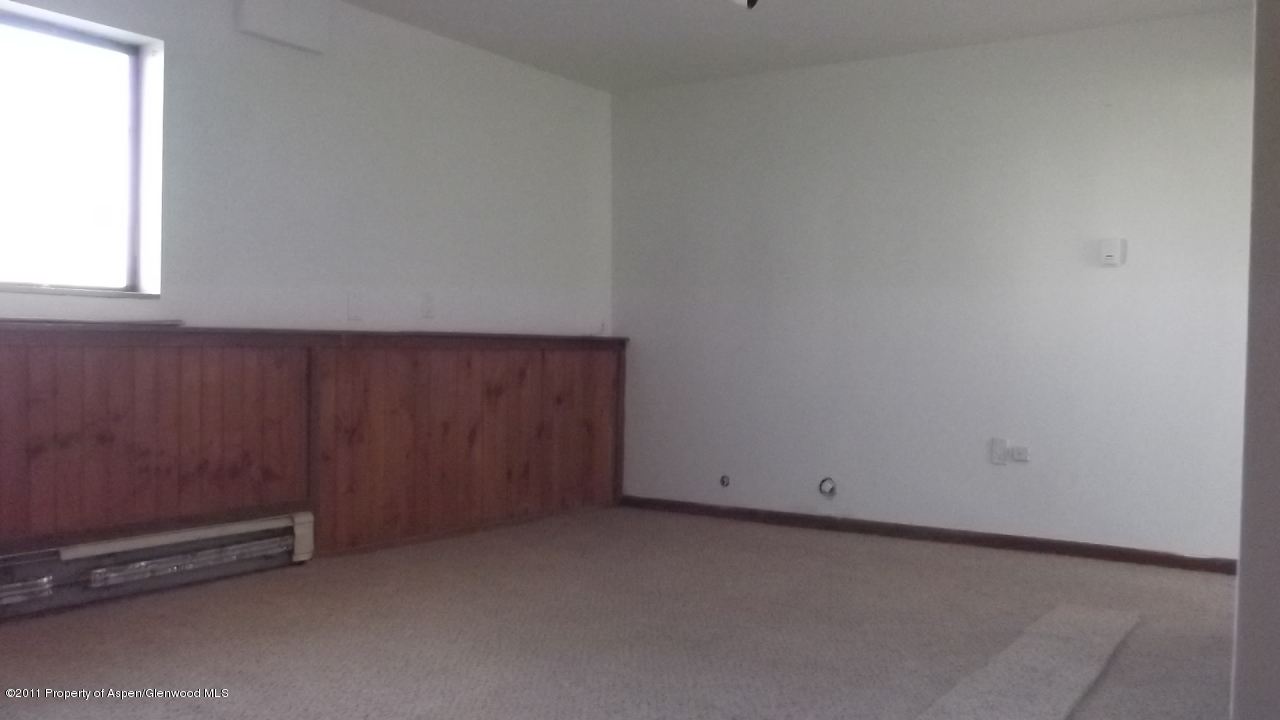 2686 East Avenue Rifle, CO 81650 - Photo 5 of 7 family room