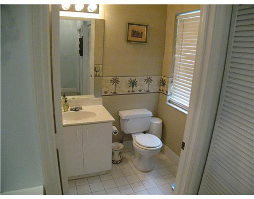 4050 Fern Forest Road Hollywood, FL 33026 - Photo 14 of 14 Bathroom