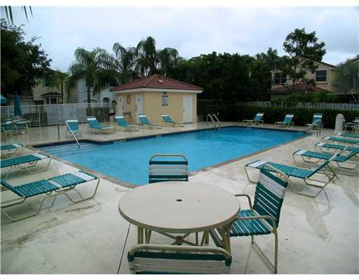 4050 Fern Forest Road Hollywood, FL 33026 - Photo 3 of 14 Pool