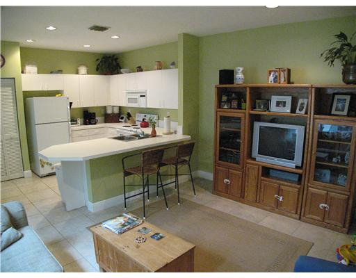 4050 Fern Forest Road Hollywood, FL 33026 - Photo 4 of 14 Den/Family/Great Room