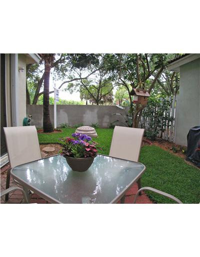 4050 Fern Forest Road Hollywood, FL 33026 - Photo 9 of 14 Exterior Back