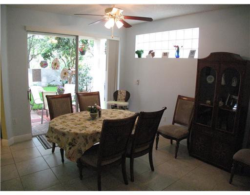 4050 Fern Forest Road Hollywood, FL 33026 - Photo 10 of 14 Dining Room