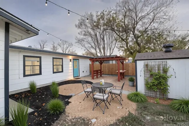 $2,300 | 636 Southeast Terrace, New Braunfels, TX 78130