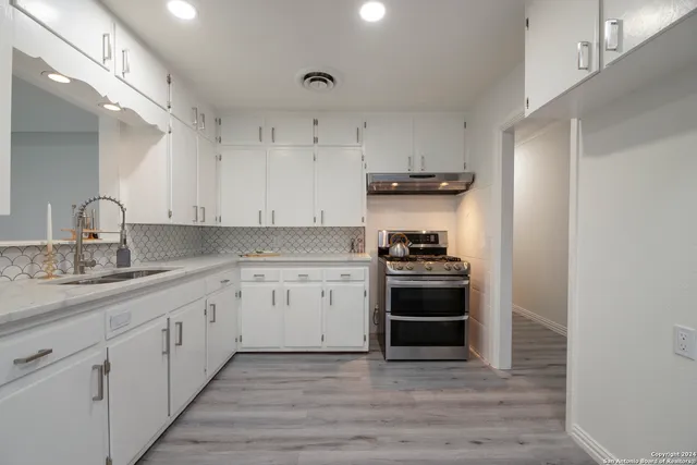 $2,300 | 636 Southeast Terrace, New Braunfels, TX 78130