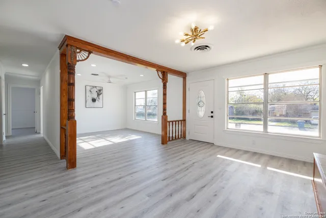 $2,300 | 636 Southeast Terrace, New Braunfels, TX 78130