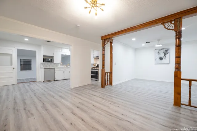 $2,300 | 636 Southeast Terrace, New Braunfels, TX 78130