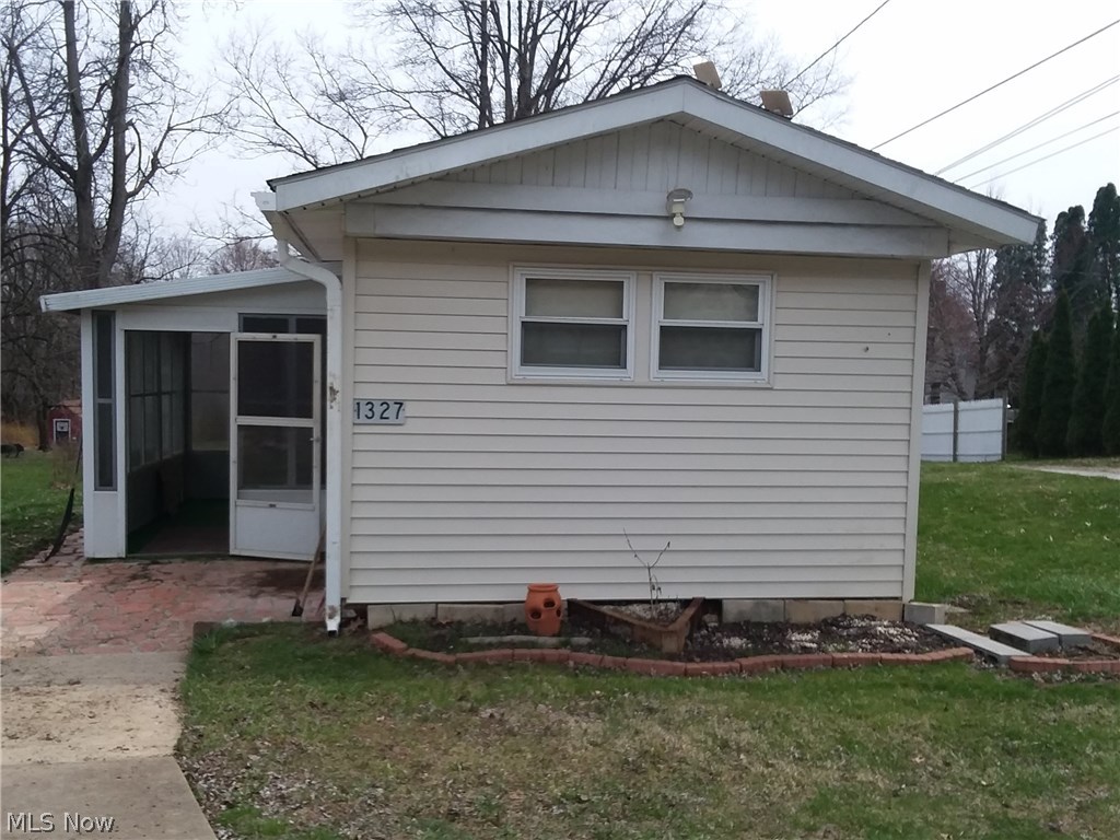 1327 Stevenson Road Masury, OH 44438 - Photo 1 of 16 Gallery Image 1