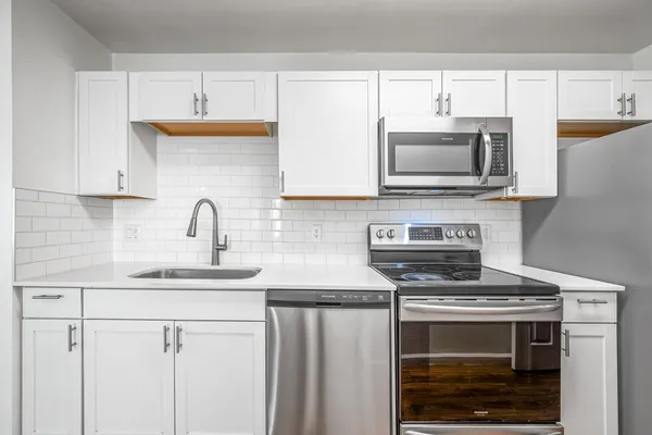 $1,399 | 3065 North 67th Avenue, Unit 203, Phoenix, AZ 85033