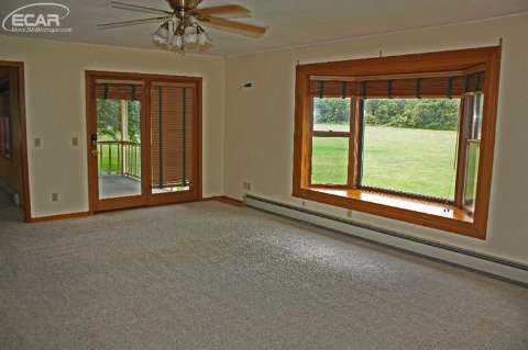6087 North Seymour Road Flushing, MI 48433 - Photo 6 of 21 20448490-5.JPG