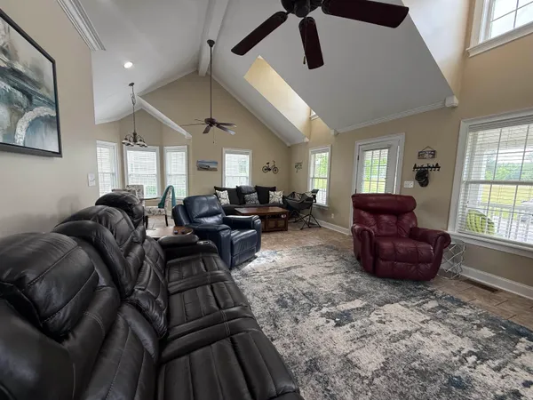 $159,900 | 4 Laura Lane, Iuka, MS 38852