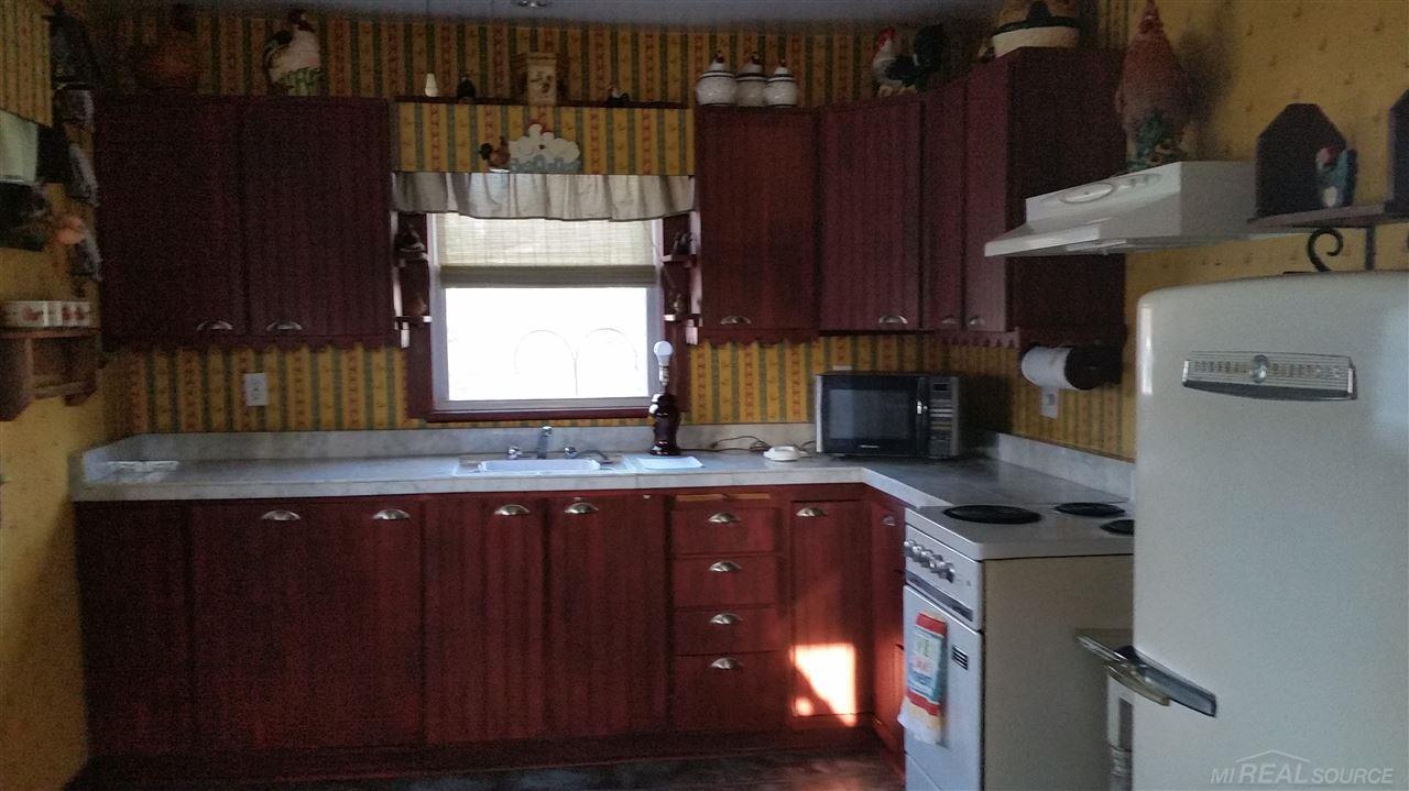 7190 Birchcrest Road Lexington, MI 48450 - Photo 17 of 32 31315468-16.JPG
