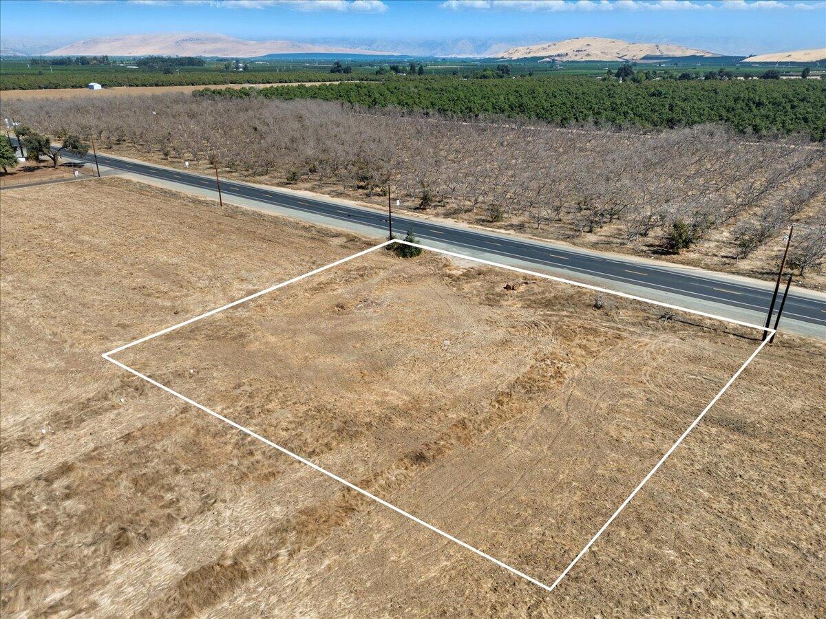 160 Rd Ivanhoe Ca Ivanhoe, CA 93235 - Photo 1 of 20 5