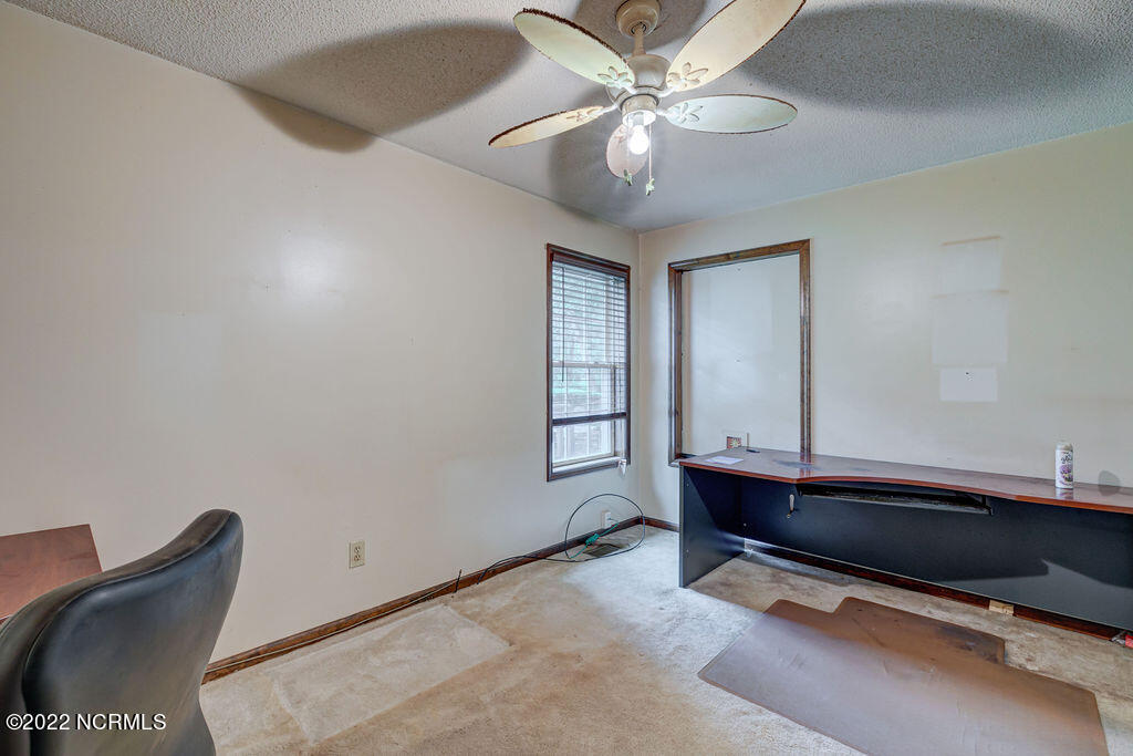 633 Hidden Valley Road Wilmington, NC 28409 - Photo 15 of 27 633HiddenValleyInteriors-14