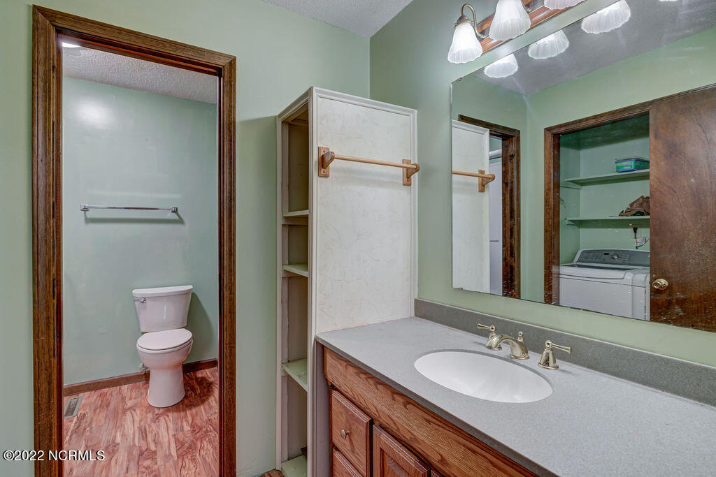 633 Hidden Valley Road Wilmington, NC 28409 - Photo 17 of 27 633HiddenValleyInteriors-16