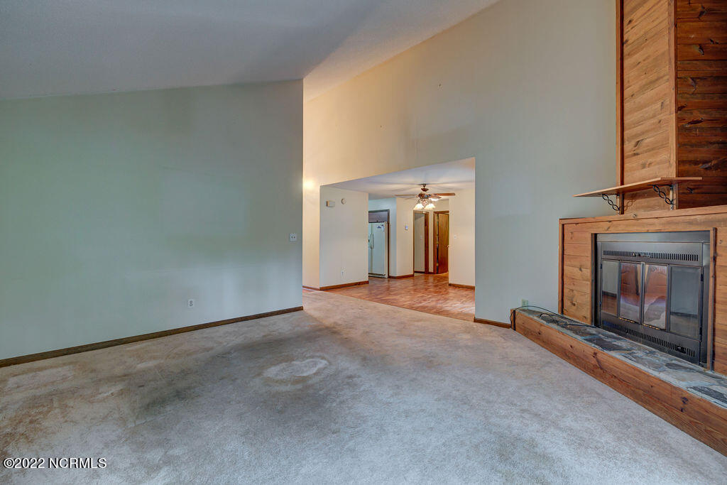 633 Hidden Valley Road Wilmington, NC 28409 - Photo 6 of 27 633HiddenValleyInteriors-5