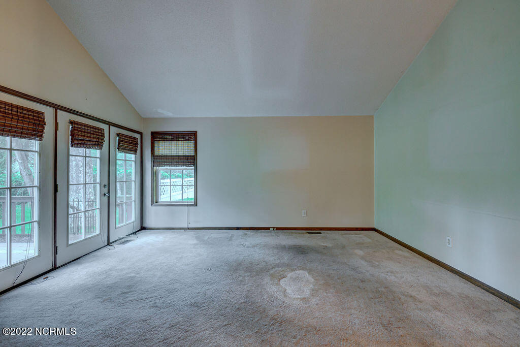 633 Hidden Valley Road Wilmington, NC 28409 - Photo 7 of 27 633HiddenValleyInteriors-6