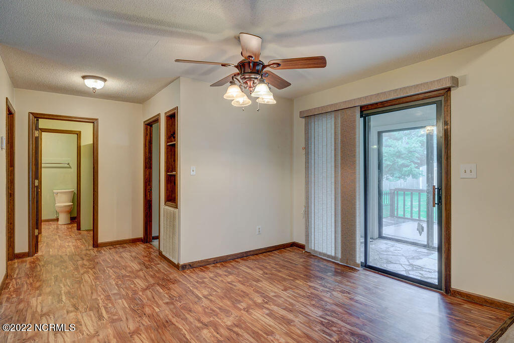 633 Hidden Valley Road Wilmington, NC 28409 - Photo 10 of 27 633HiddenValleyInteriors-9