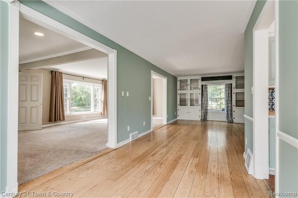 4100 Beach Road Troy, MI 48098 - Photo 6 of 54