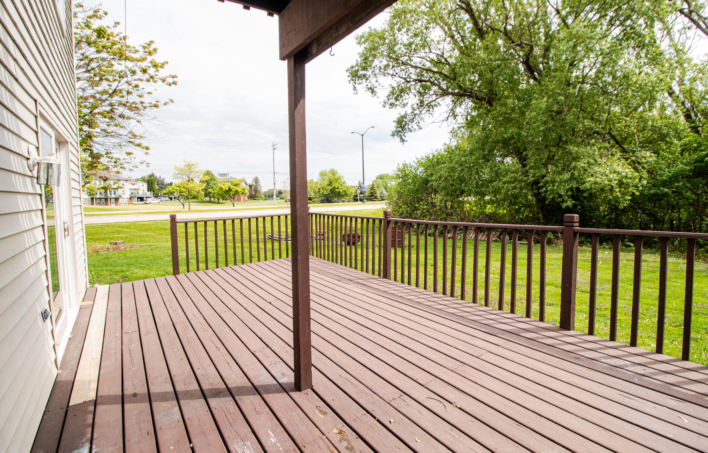 1410 South River Road New Berlin, WI 53151 - Photo 6 of 41 Deck