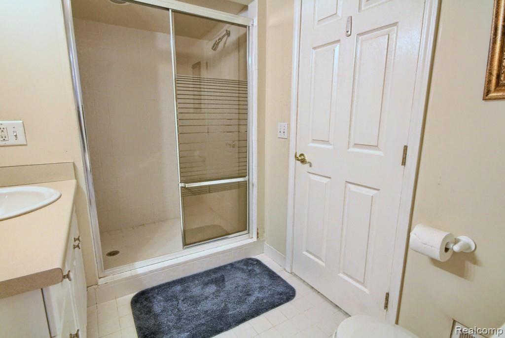 2925 Cranbrook Ridge Court Rochester, MI 48306 - Photo 25 of 37 Finished_Lower_Level_Bathroom.jpg
