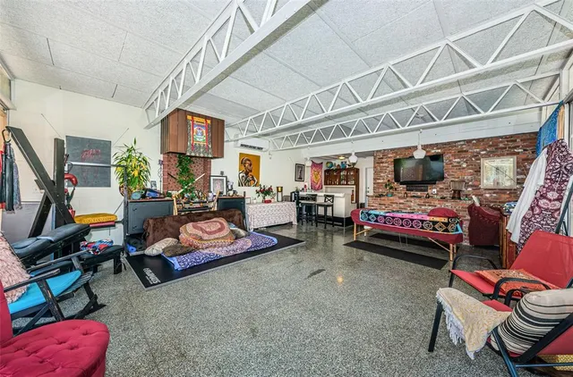 $1,200,000 | 3730 Foster Hill Drive North, St. Petersburg, FL 33704