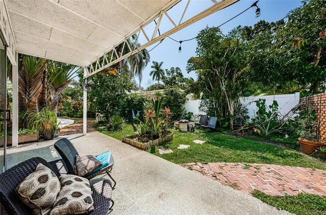 $1,200,000 | 3730 Foster Hill Drive North, St. Petersburg, FL 33704