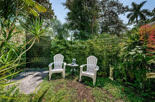 $1,200,000 | 3730 Foster Hill Drive North, St. Petersburg, FL 33704