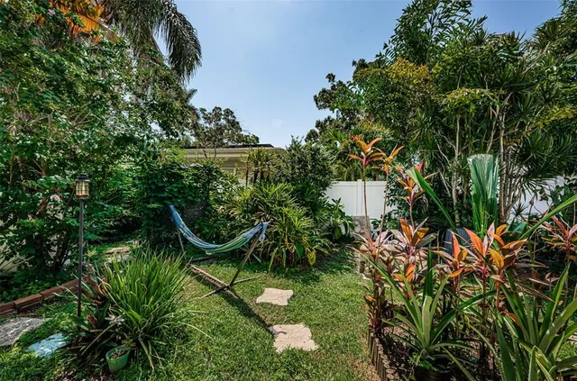 $1,200,000 | 3730 Foster Hill Drive North, St. Petersburg, FL 33704