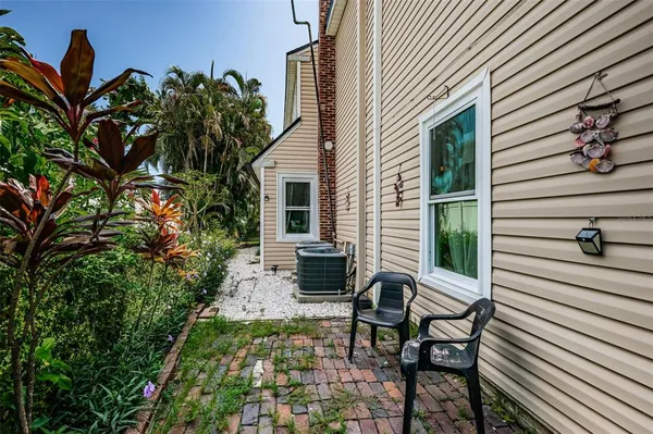 $1,200,000 | 3730 Foster Hill Drive North, St. Petersburg, FL 33704