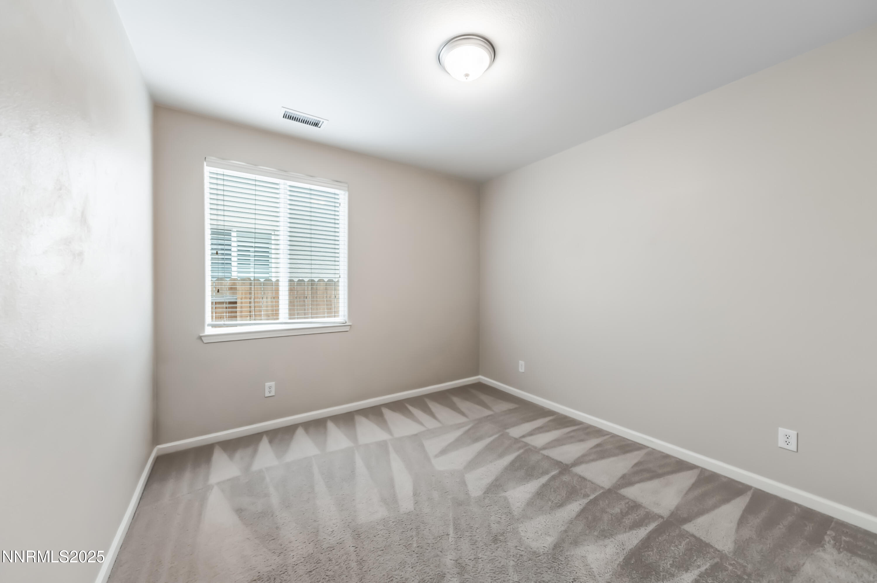 2180 Peaceful Valley Drive Reno, NV 89521 - Photo 28 of 31 an empty room with a window