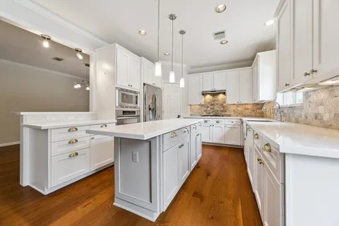 $1,149,000 | 816 Anderson Street, Bellaire, TX 77401