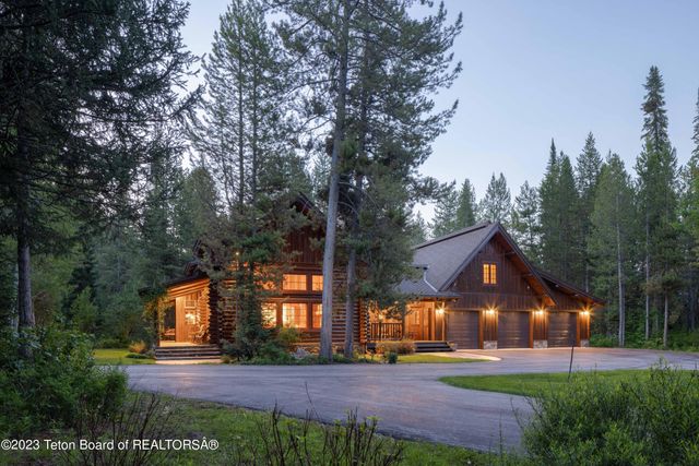 $1,650,000 | 312 Spruce Street, Alpine, WY 83128