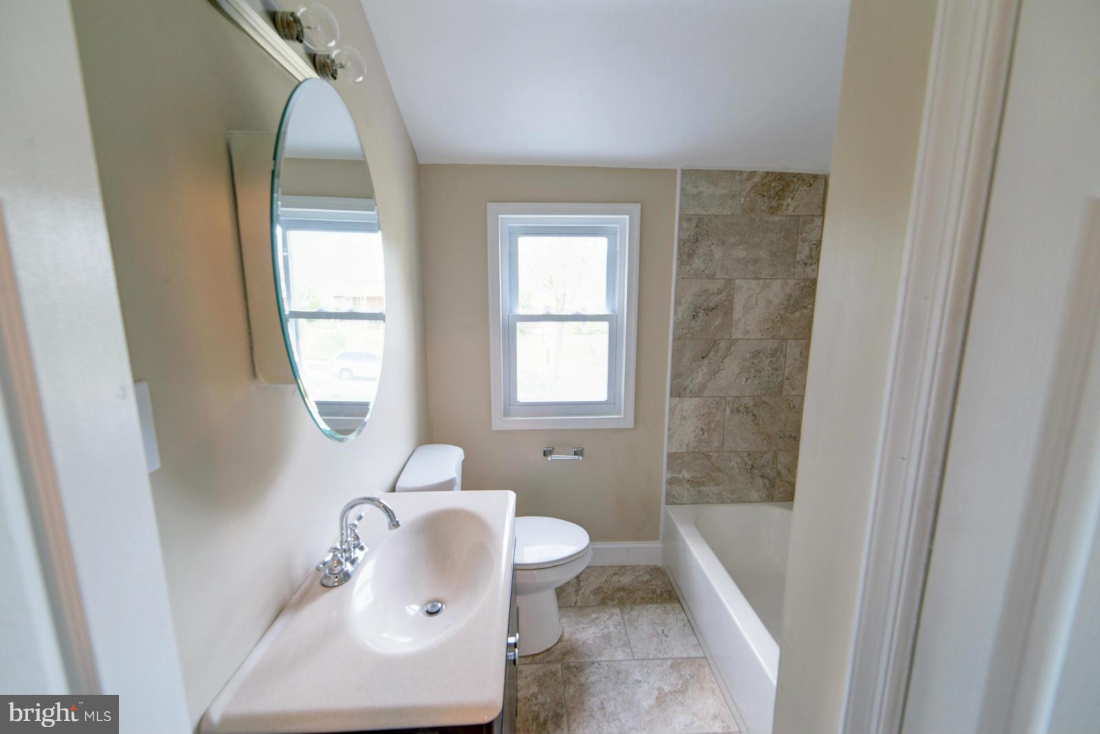 233 Ridge Avenue Baltimore, MD 21286 - Photo 9 of 16 Bath