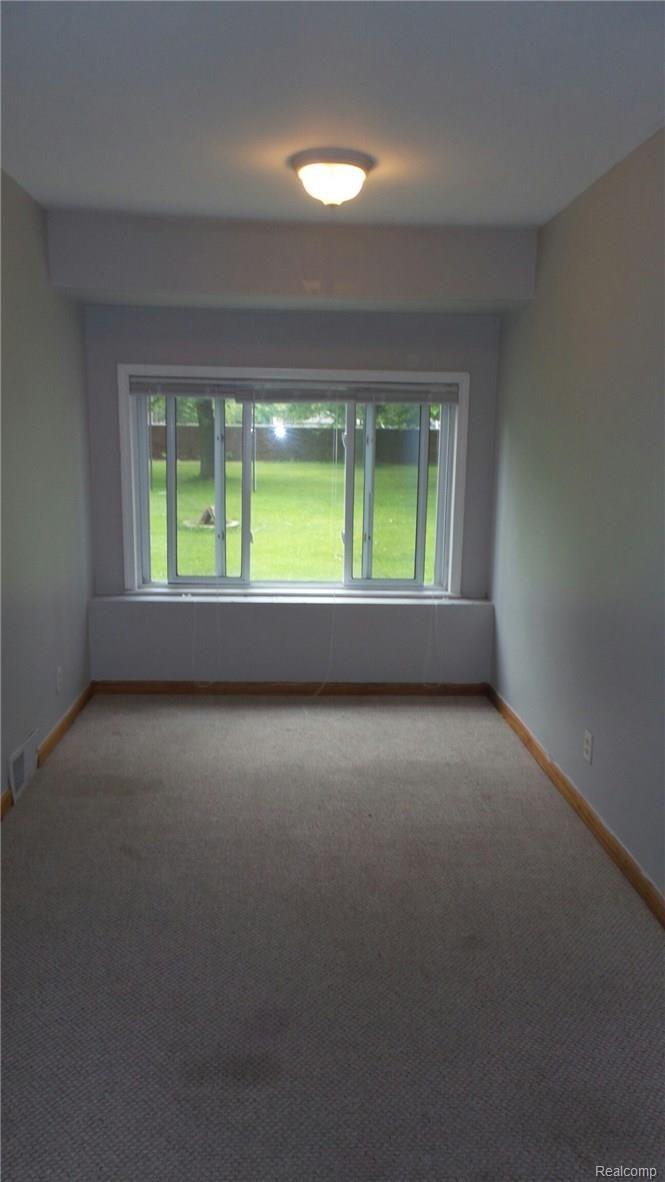 5636 Noll Street Sterling Heights, MI 48310 - Photo 18 of 24 20160607_115007_resized.jpg