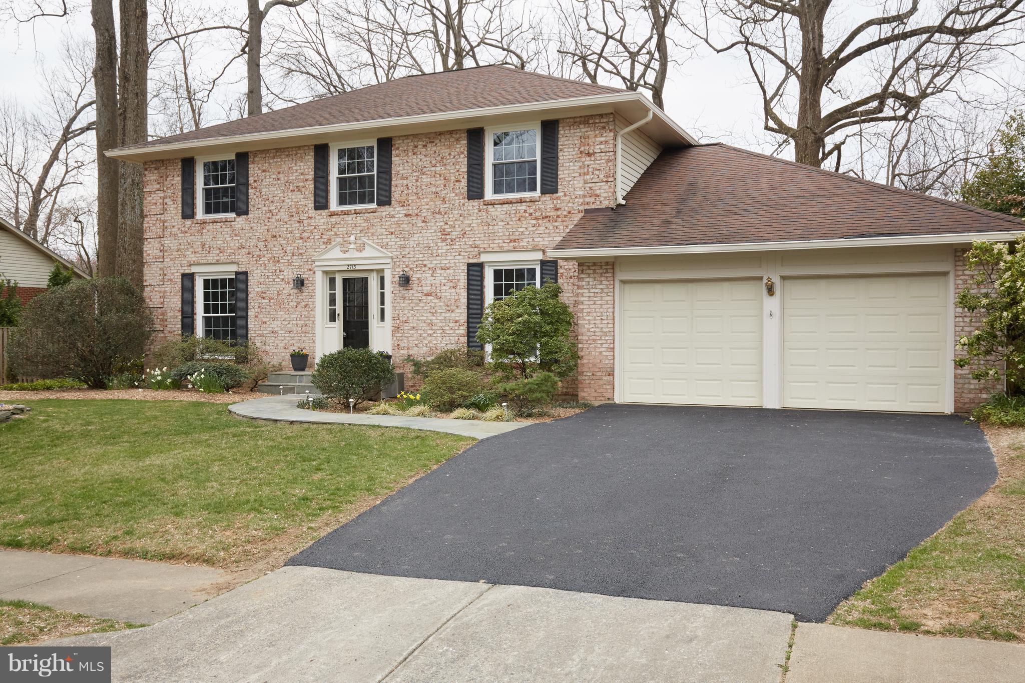 2713 Glencroft Road Vienna, VA 22181 - Photo 1 of 29 Exterior (Front)