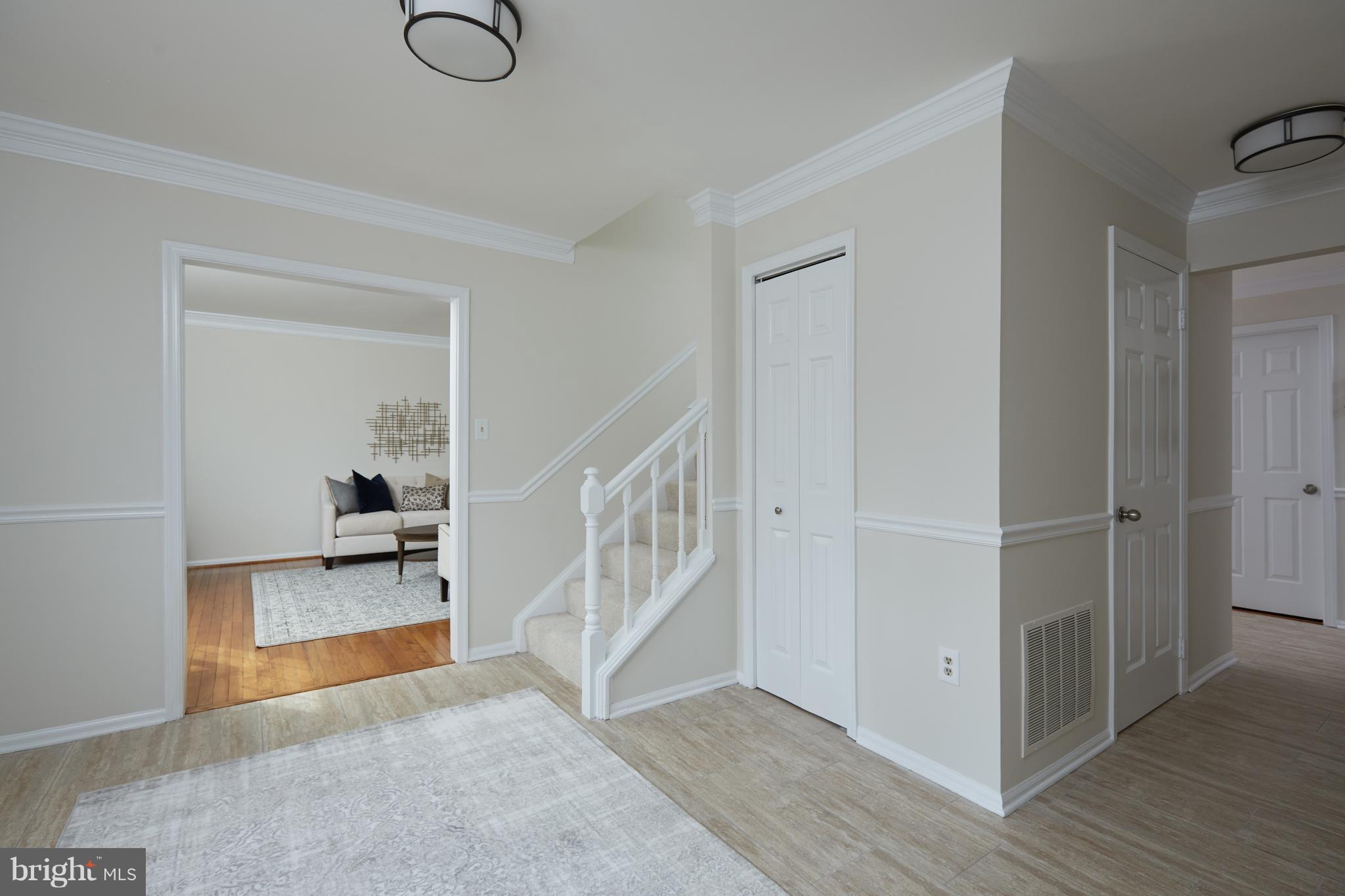 2713 Glencroft Road Vienna, VA 22181 - Photo 2 of 29 Interior (General)