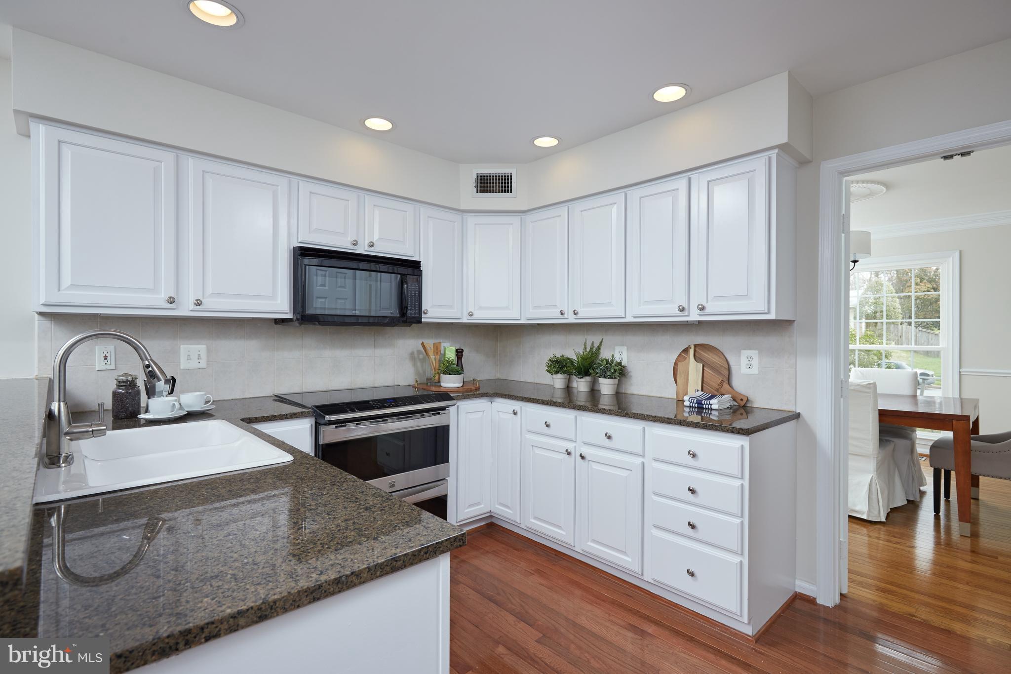 2713 Glencroft Road Vienna, VA 22181 - Photo 10 of 29 Kitchen