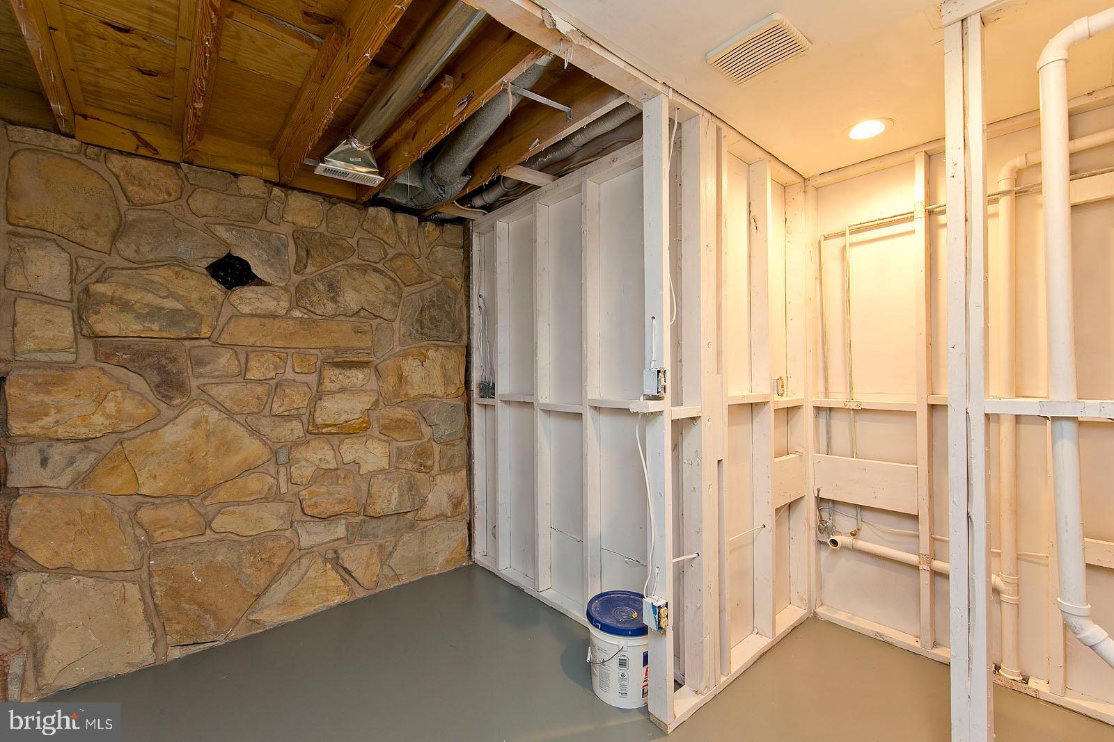 163 Adams Road Winchester, VA 22603 - Photo 25 of 78 Gallery Image 25