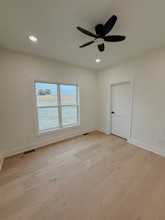 $289,000 | 200 Sawyer Lane, Leoma, TN 38468