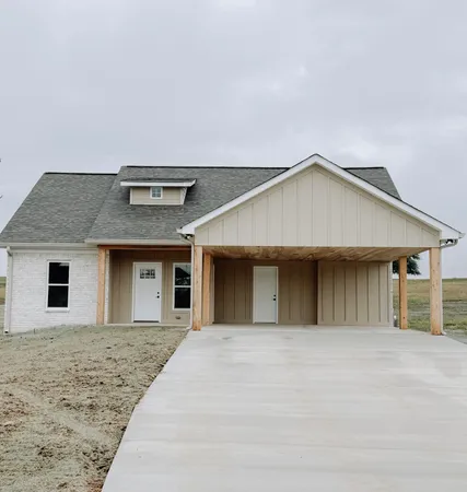 $289,000 | 200 Sawyer Lane, Leoma, TN 38468