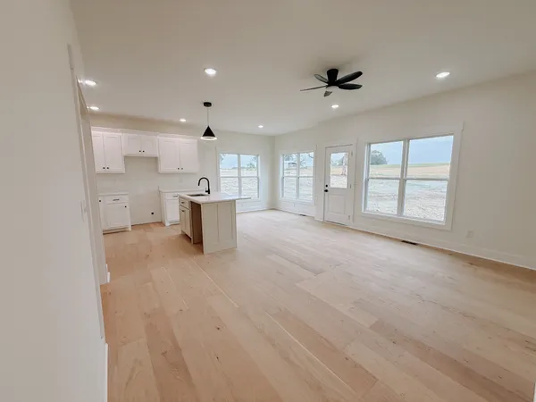 $289,000 | 200 Sawyer Lane, Leoma, TN 38468