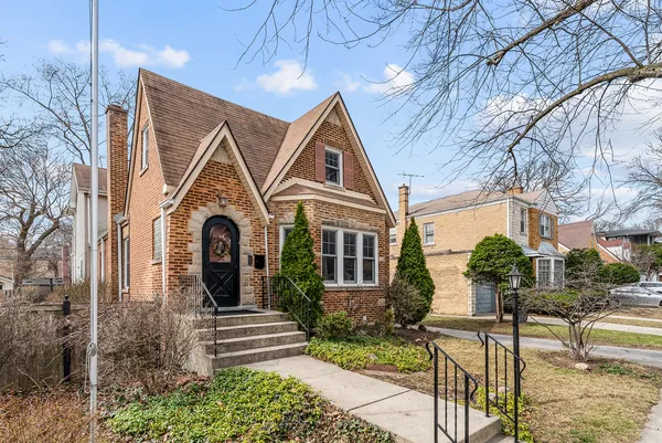 $849,999 | 6714 North Ionia Avenue, Chicago, IL 60646