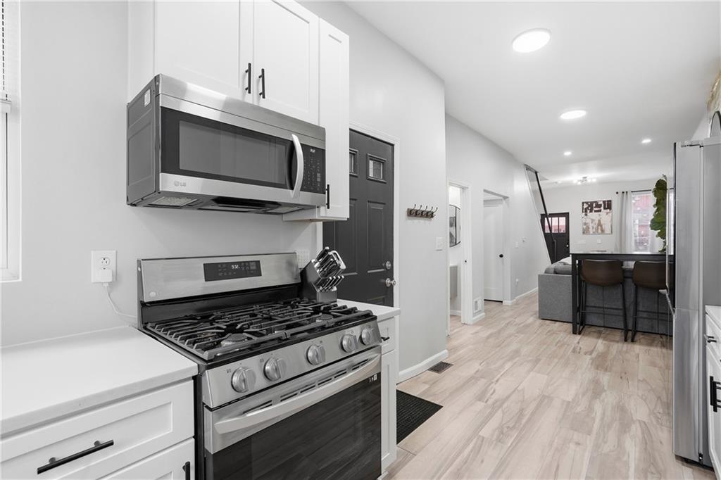 4615 Plummer Street Pittsburgh, PA 15201 - Photo 17 of 39 Like-new stainless steel appliances.